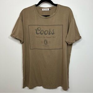 The Laundry Room Coors Banquet Graphic Tee size S
